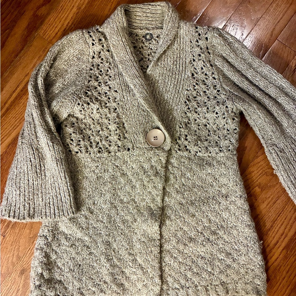 Elegant Knit Cardigan in Cream